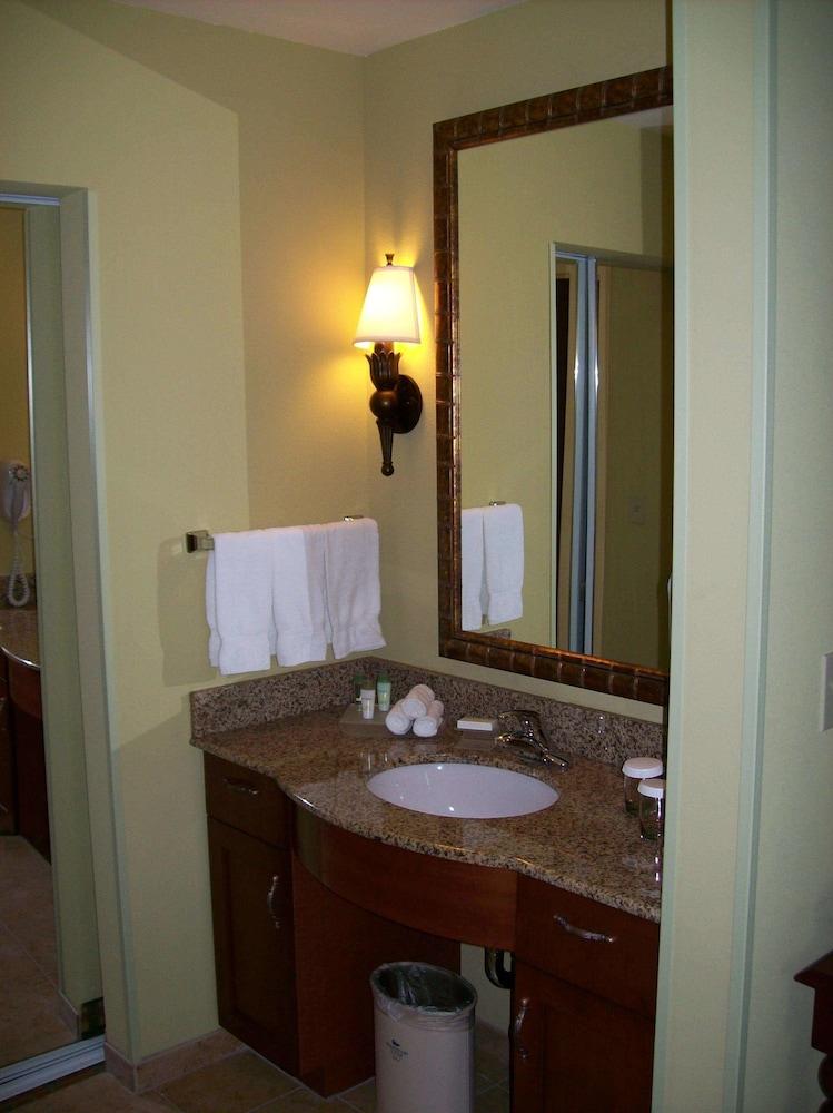 Hotel Homewood By Hilton At Heath Brook